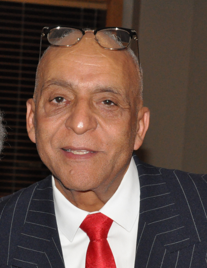 Moises-Rodrigues,-Maire-elu-de-Brockton_110425