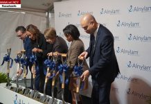 Maura Healey salue l’investissement de la biotech Alnylam dans un nouveau siège et centre de production à Norton