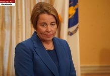 La gouverneure du Massachusetts Maura Healey demande des clarifications à ICE sur les arrestations d’immigrants