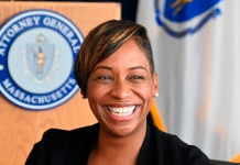 Andrea Campbell obtient le maintien des aides fédérales au logement permanent destiné aux personnes sans abri